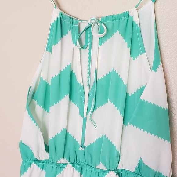 Francesca's Chevron Mint White Sleevele Dress - Picture 3 of 7